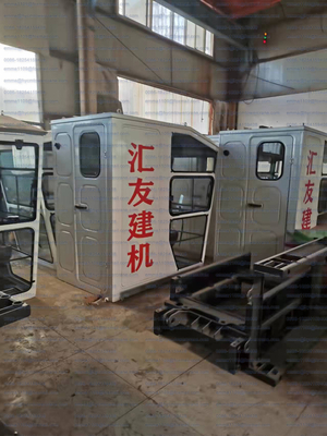 China OEM New Operate Cabins for Cranes inside Linkage Console and Chairs supplier